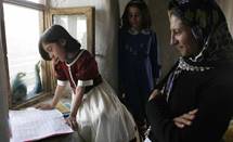 Türkei: Kinder bei den Hausaufgaben